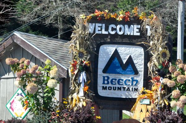 welcome to Beech Mountain sign